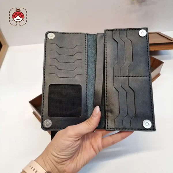 نمای داخل کیف پول لاکچری